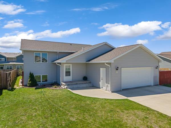 809 24th AVE NW, Austin, MN 55912