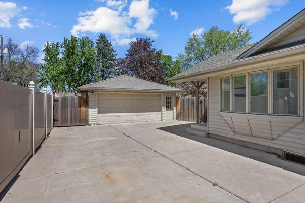 2841 115th LN NW, Coon Rapids, MN 55433