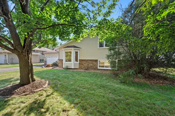 13924 W Preserve BLVD, Burnsville, MN 55337
