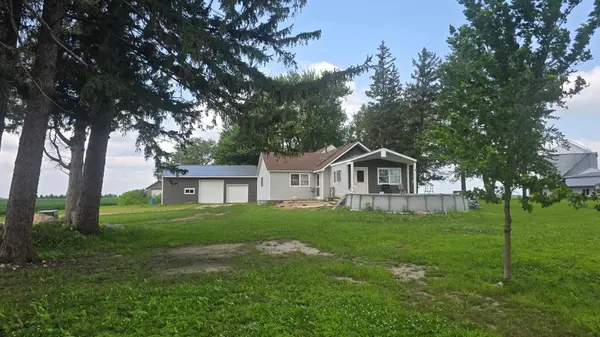 48696 Apple AVE #A, Lake Mills, IA 50450