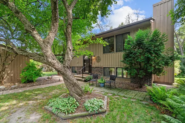 11795 Red Fox DR, Maple Grove, MN 55369