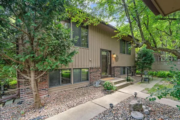11795 Red Fox DR, Maple Grove, MN 55369
