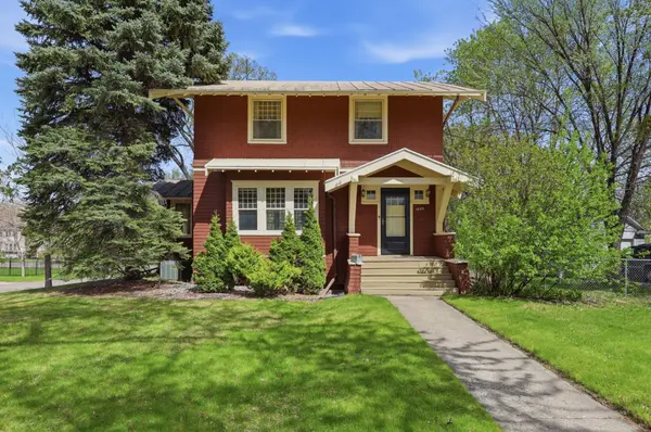 1202 6th ST S, Fargo, ND 58103