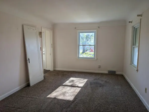 1049 Gorman AVE, West Saint Paul, MN 55118
