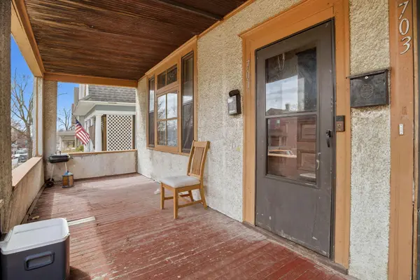701 4th ST E, Saint Paul, MN 55106