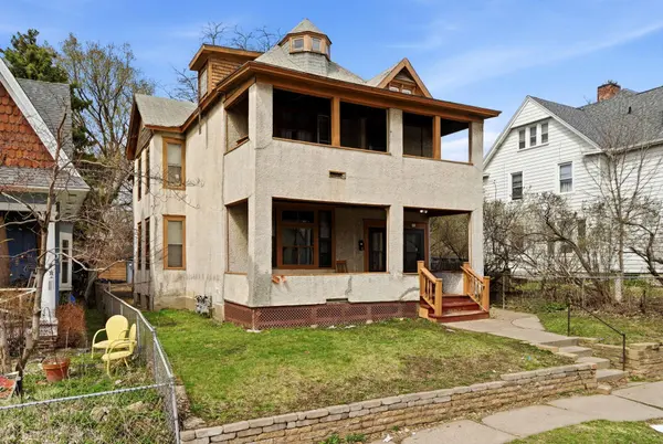 701 4th ST E, Saint Paul, MN 55106