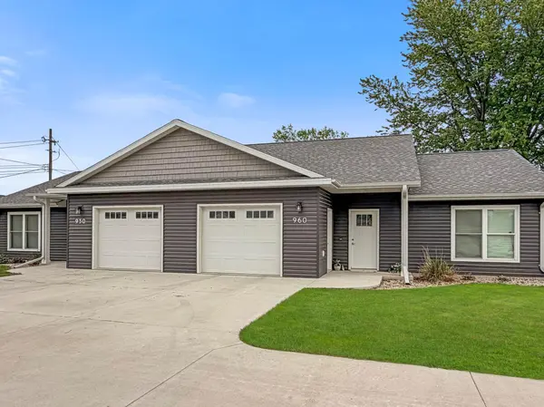 950 W 1st AVE, Edgerton, MN 56128