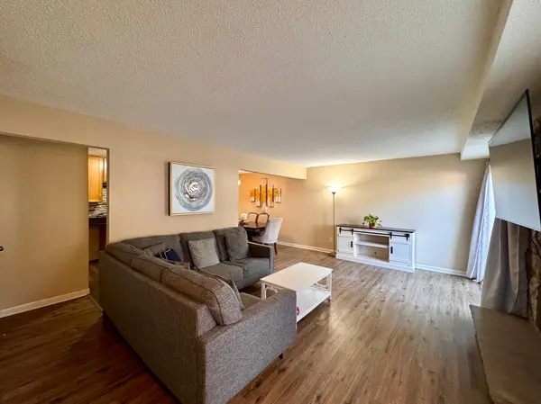 1271 Landmark TRL S, Hopkins, MN 55343