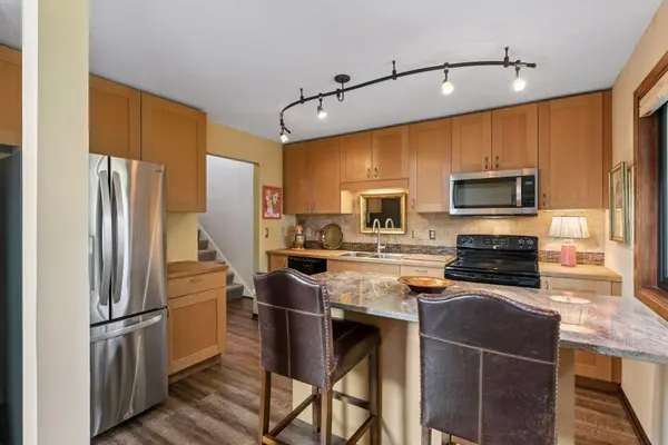 5410 Sanibel DR, Minnetonka, MN 55343