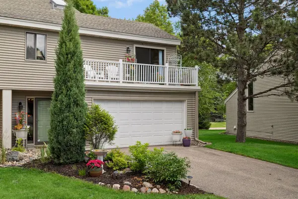 5410 Sanibel DR, Minnetonka, MN 55343