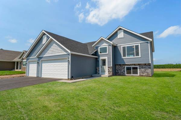 106 Maple Court, Cannon Falls, MN 55009
