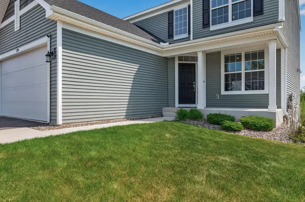1559 Edgebrook LN, Carver, MN 55315