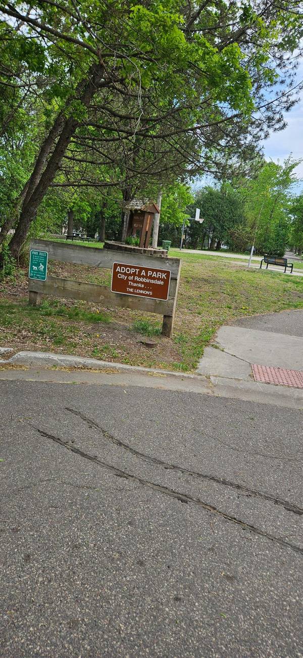 5815 42nd AVE N, Robbinsdale, MN 55422