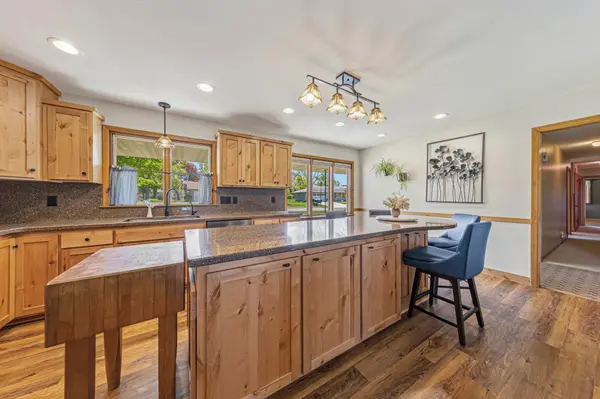 808 Hillcrest DR, Montgomery, MN 56069