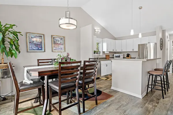 421 E Lake ST, Waconia, MN 55387