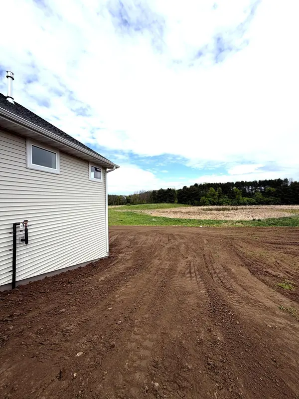 1575 Applegate RD, New Richmond, WI 54017