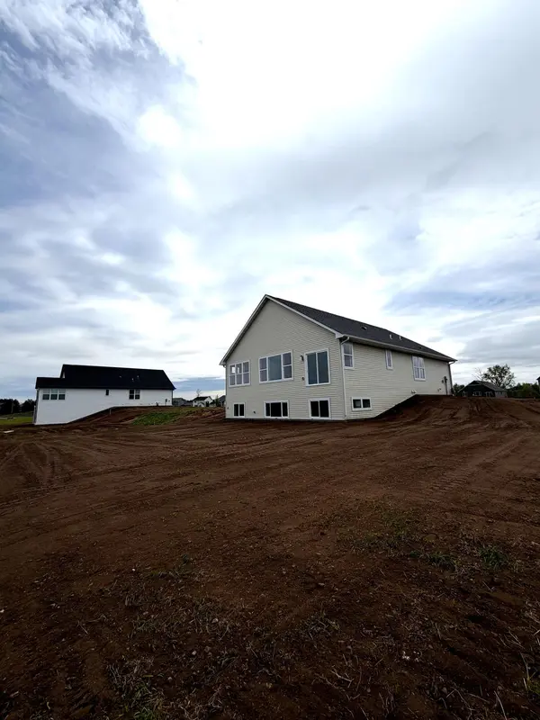 1575 Applegate RD, New Richmond, WI 54017