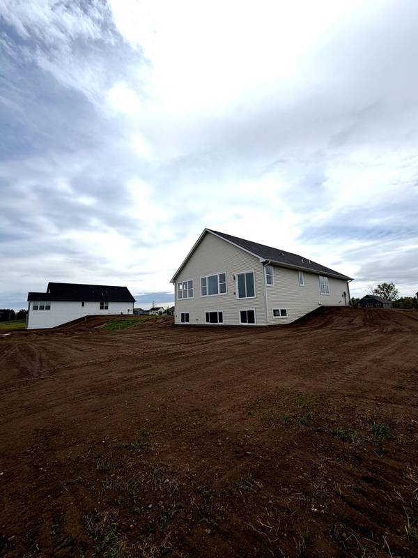 1575 Applegate RD, New Richmond, WI 54017