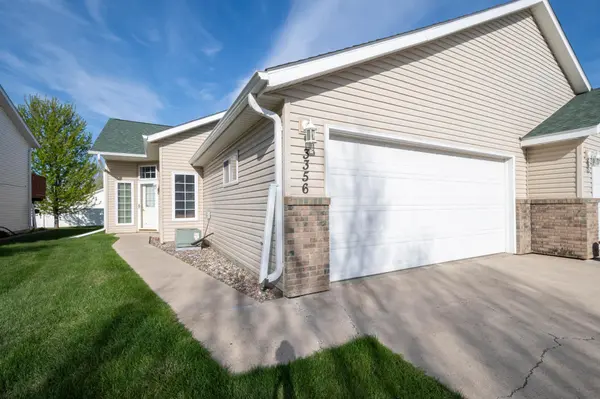 3356 38th ST S, Moorhead, MN 56560