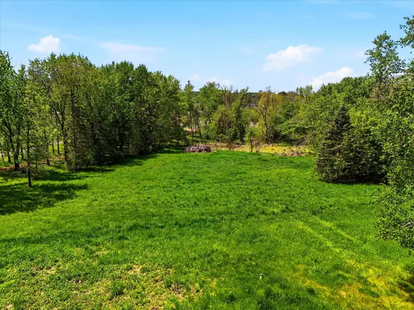 2782 Tamarack DR, Medina, MN 55356