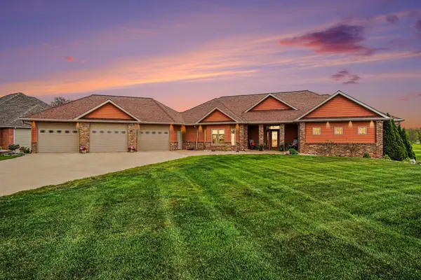 903 Fairway DR, Pipestone, MN 56164