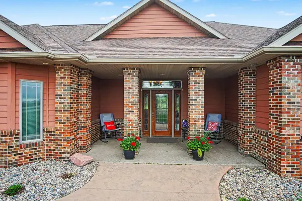 903 Fairway DR, Pipestone, MN 56164