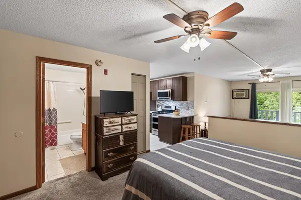 1601 N Innsbruck DR #379, Fridley, MN 55432