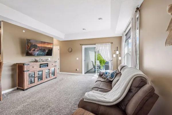 1106 Lorraine CT, Carver, MN 55315