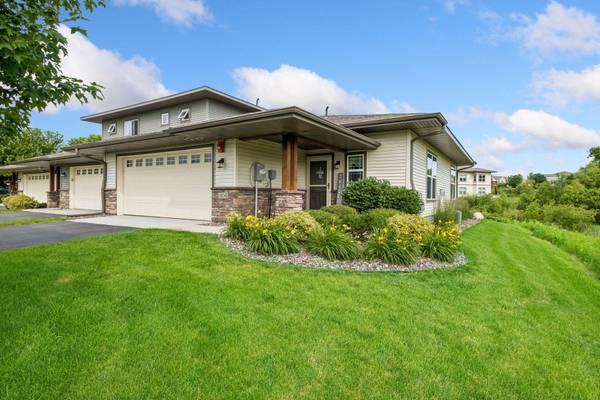 1106 Lorraine CT, Carver, MN 55315