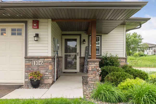 1106 Lorraine CT, Carver, MN 55315