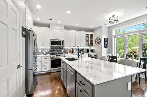 337 Willoughby WAY W, Minnetonka, MN 55305