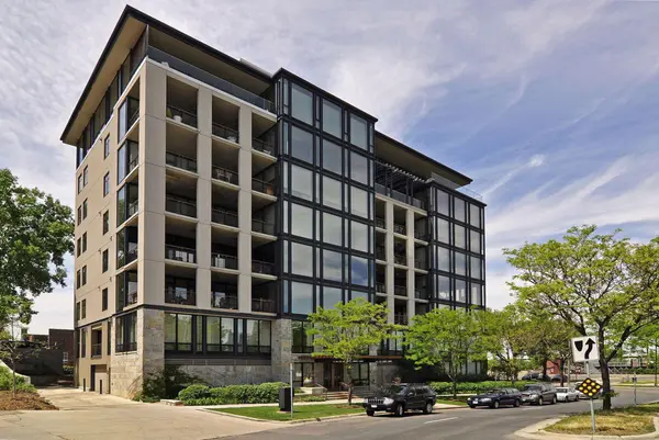 301 Kenwood Pkwy #302, Minneapolis, MN 55403