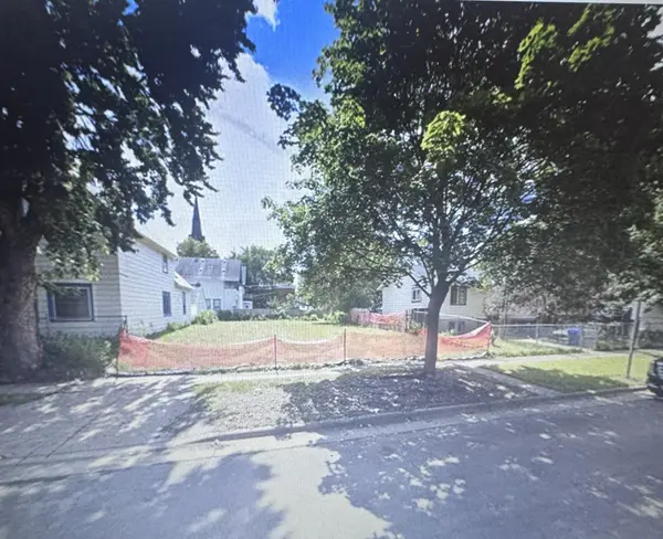 326 Charles AVE, Saint Paul, MN 55103