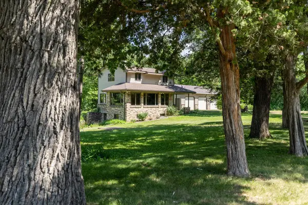 10023 Grey Cloud Island DR S, Saint Paul Park, MN 55071