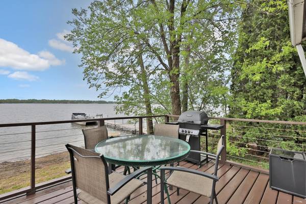 11900 Mentzer TRL, Lindstrom, MN 55045