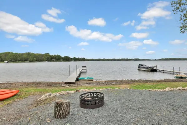 11900 Mentzer TRL, Lindstrom, MN 55045