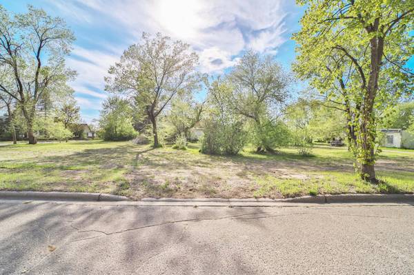 221 Dakota AVE SE, Staples, MN 56479
