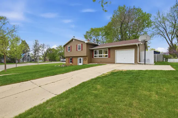 215 Terrace DR SW, Willmar, MN 56201