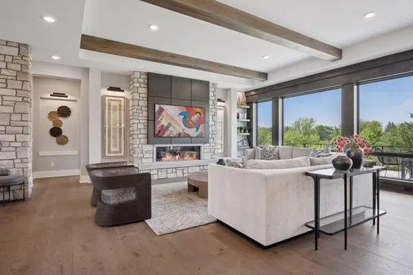 6529 Peaceful LN, Chanhassen, MN 55317