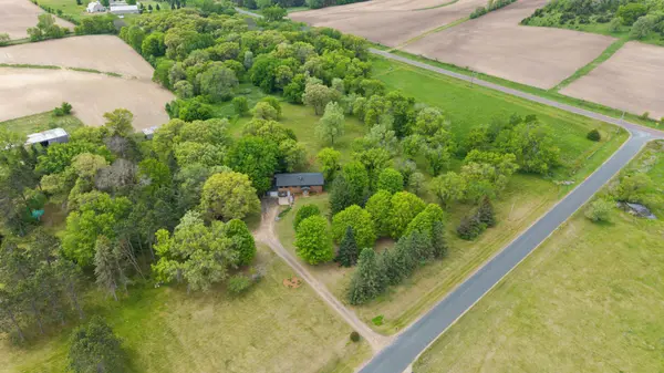 1295 Evergreen DR, River Falls, WI 54022