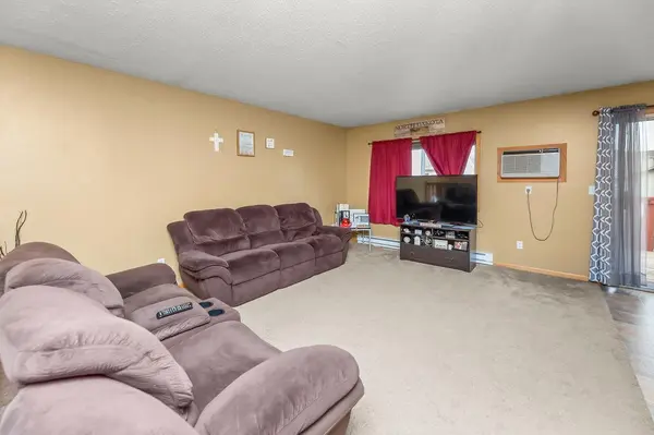 2728 33 1/2 AVE S, Fargo, ND 58104