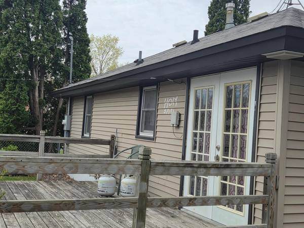 6800 Perry AVE N, Brooklyn Center, MN 55429