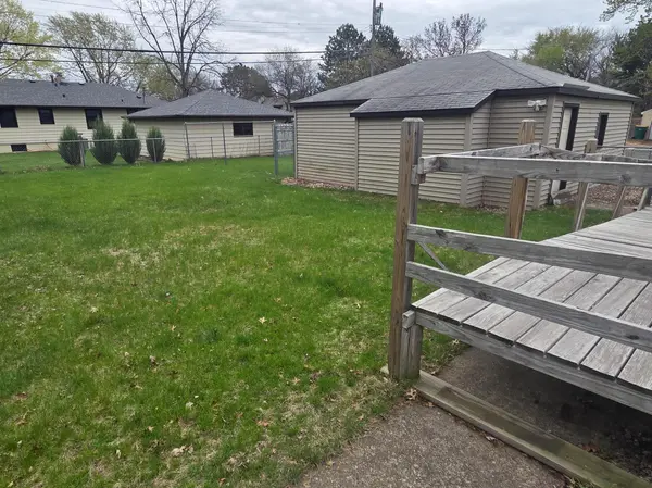 6800 Perry AVE N, Brooklyn Center, MN 55429