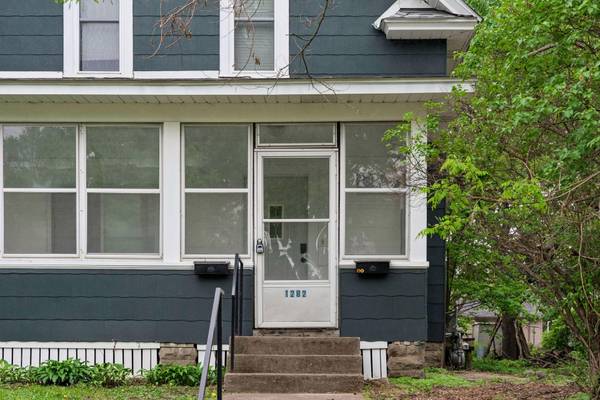 1282 Hewitt Ave, Saint Paul, MN 55104