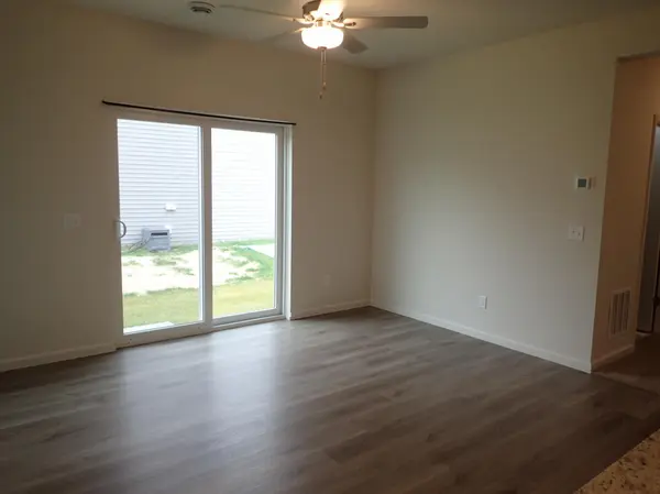 39872 Fallbrook AVE, North Branch, MN 55056