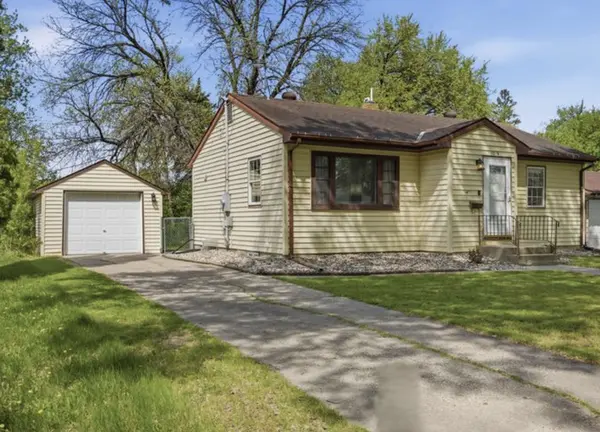 1219 12th ST S, Moorhead, MN 56560