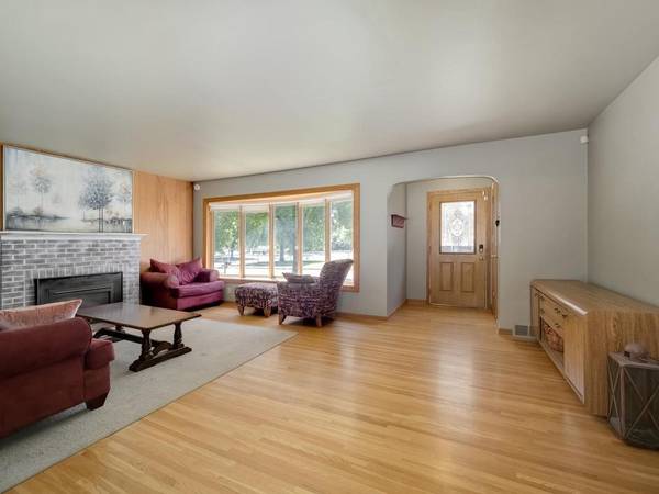 607 Swan ST, Le Sueur, MN 56058