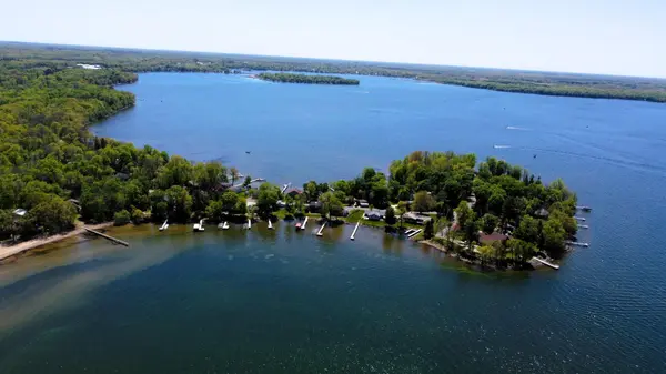 3178 Viewpoint RD, Isle, MN 56342
