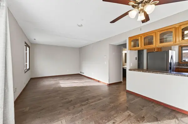 605 Portland DR E, Burnsville, MN 55337