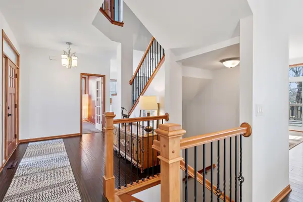 2536 N Saunders Lake DR, Minnetrista, MN 55364